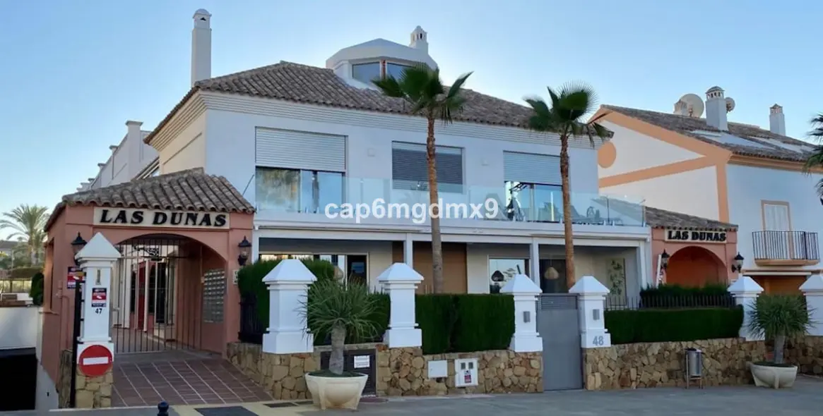 Short-term rent of semi-detached house in Bahía de Marbella 2