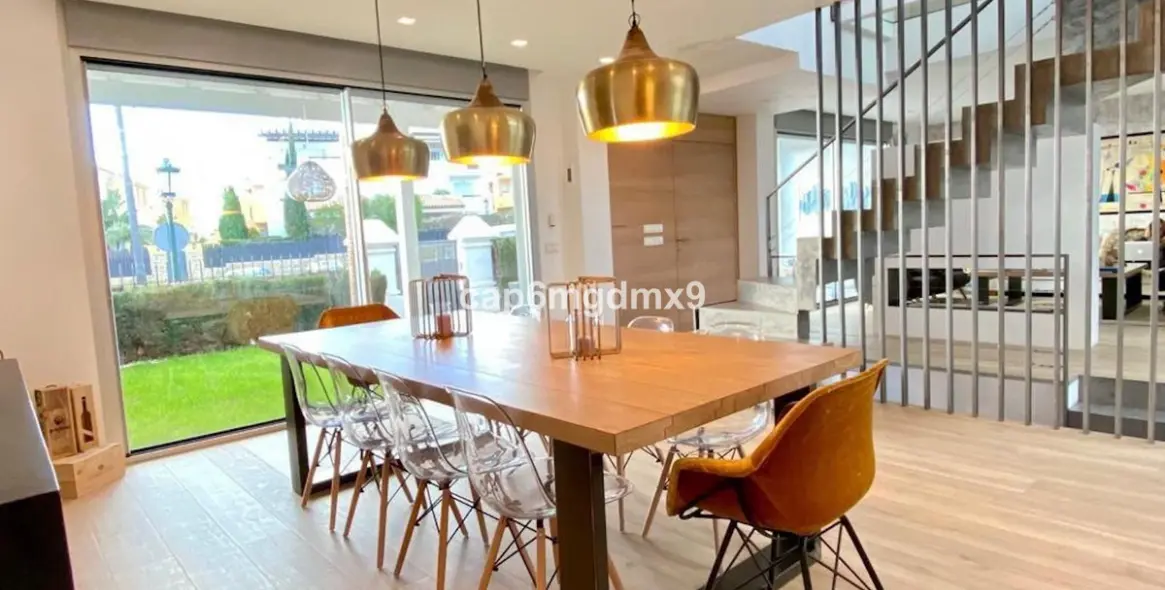 Short-term rent of semi-detached house in Bahía de Marbella 12