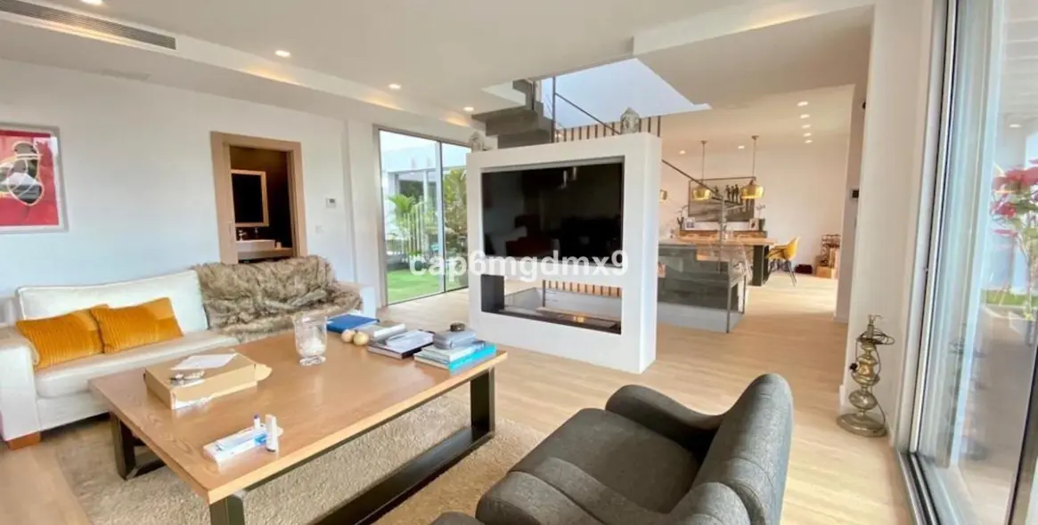 Short-term rent of semi-detached house in Bahía de Marbella 17