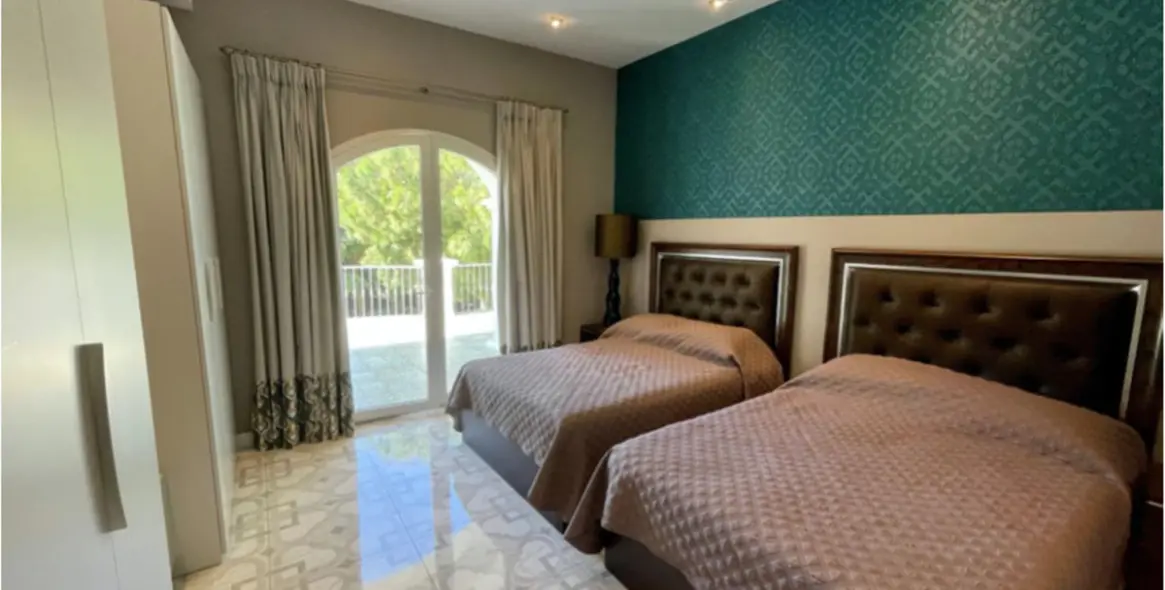 Short-term rent of detached villa in Marbella 10