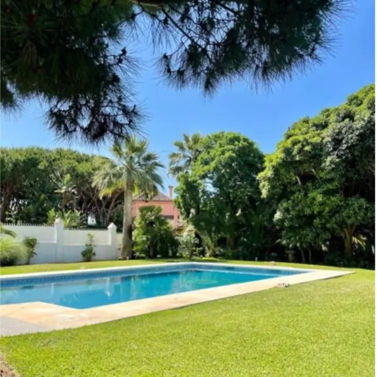 Short-term rent of detached villa in Marbella