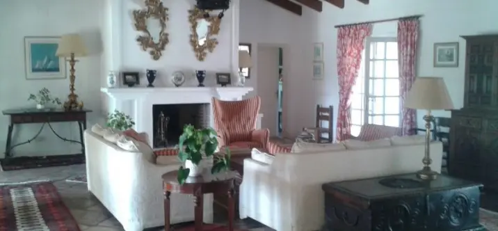 Alquiler a corto plazo de villa independiente en Cancelada 2