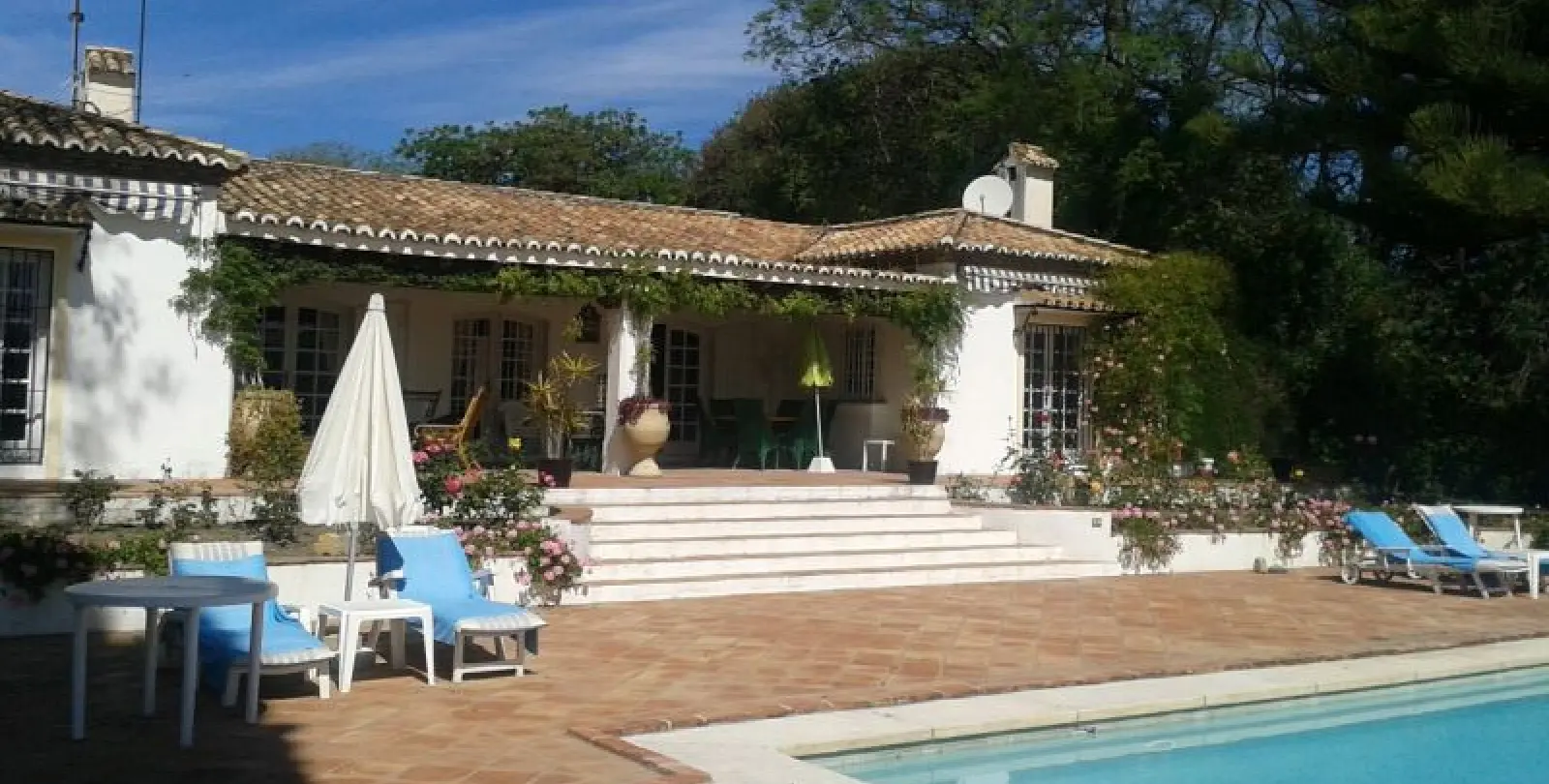 Short-term rent of detached villa in Cancelada 1