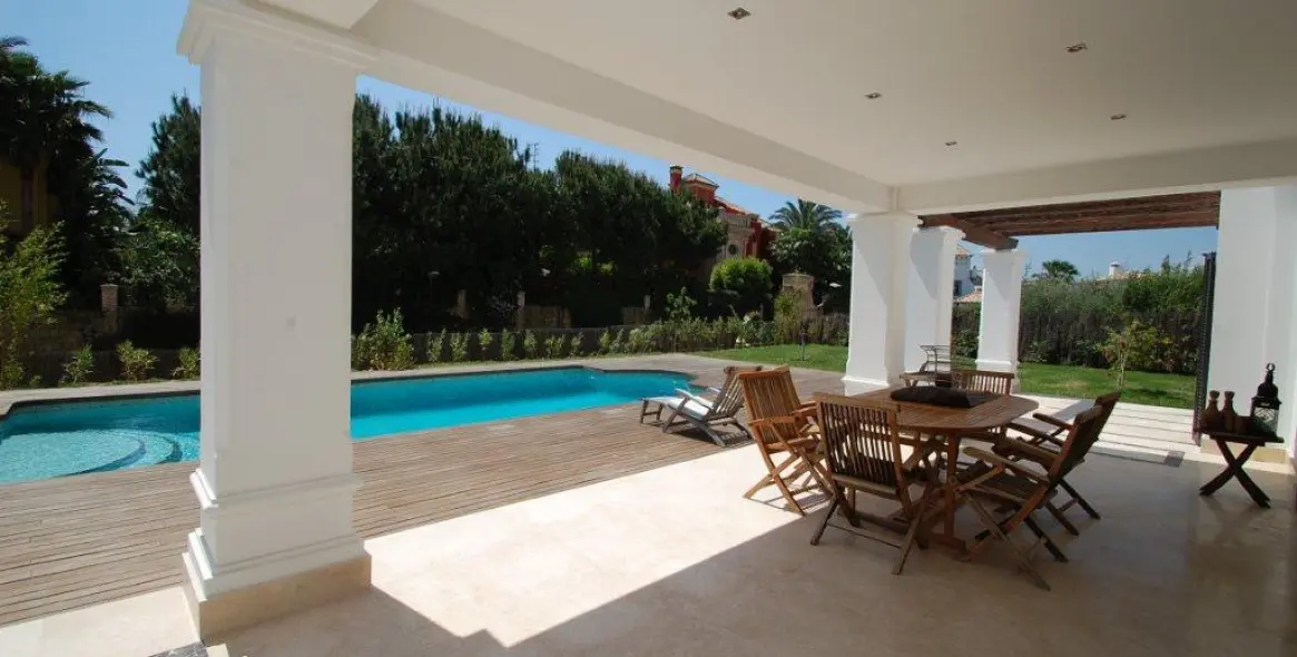 Long-term rent of detached villa in The Golden Mile 2