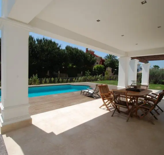 Long-term rent of detached villa in The Golden Mile