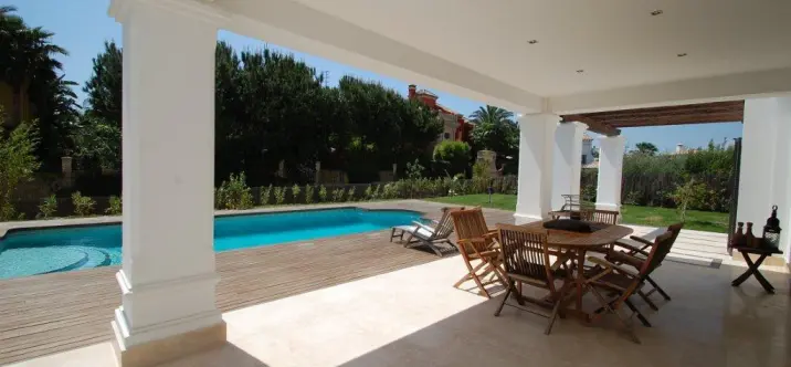 Long-term rent of detached villa in The Golden Mile 1