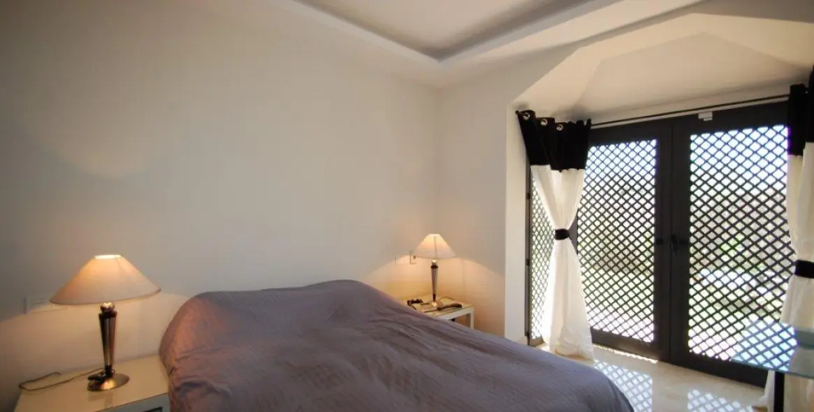 Long-term rent of detached villa in The Golden Mile 5