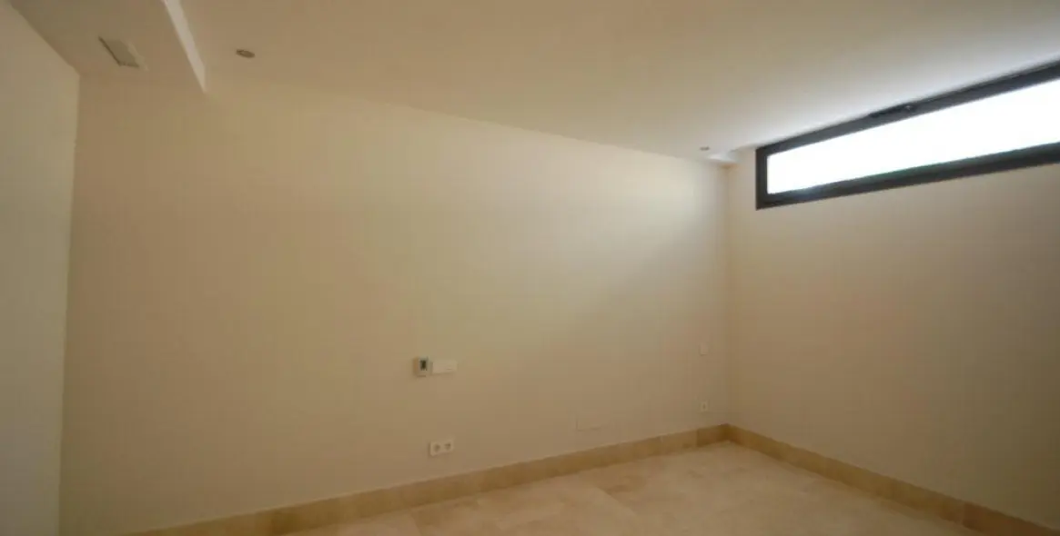 Long-term rent of detached villa in The Golden Mile 6