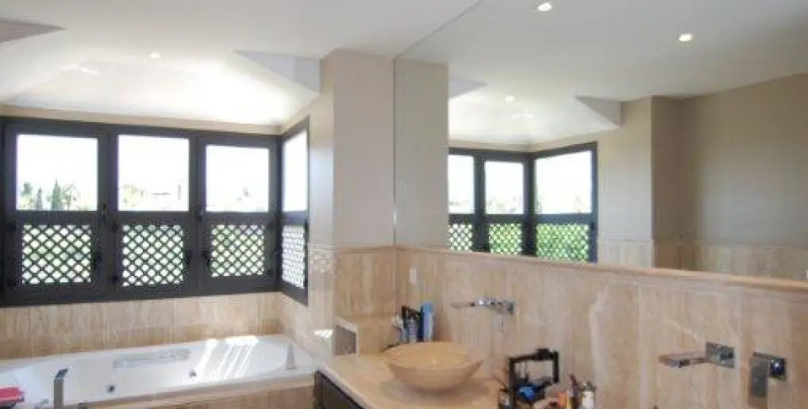 Long-term rent of detached villa in The Golden Mile 14