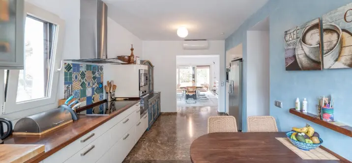 Long-term rent of detached villa in The Golden Mile 4