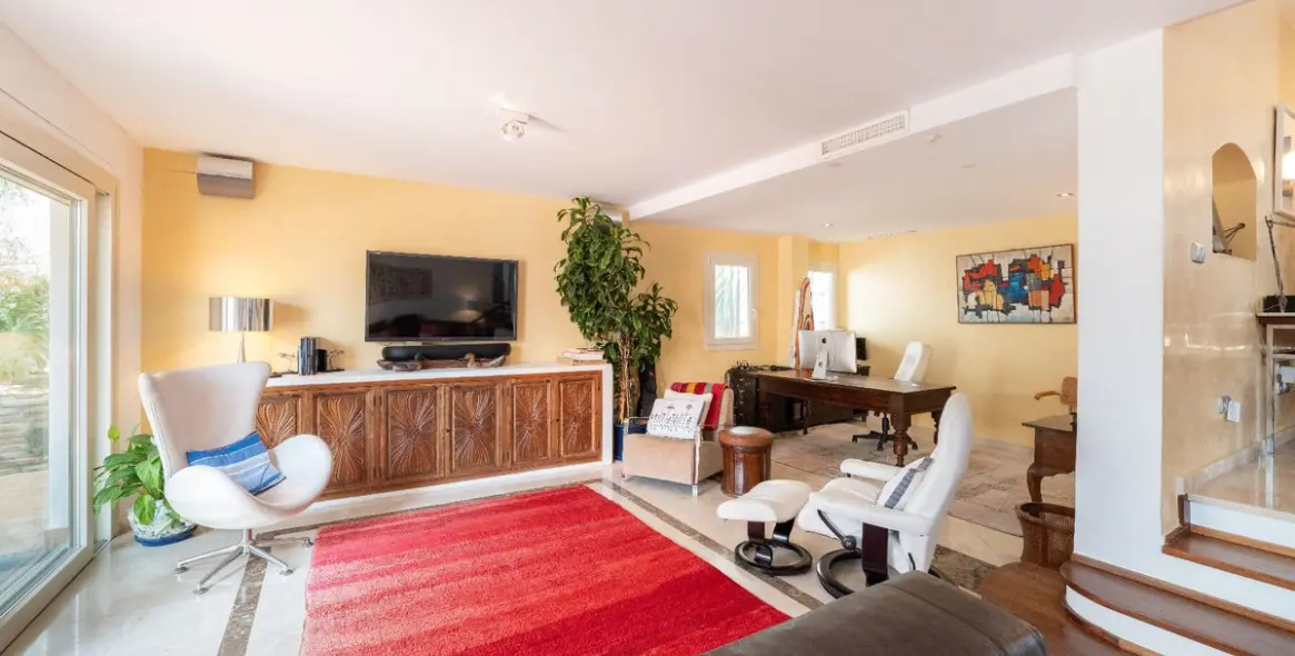 Long-term rent of detached villa in Marbella 29