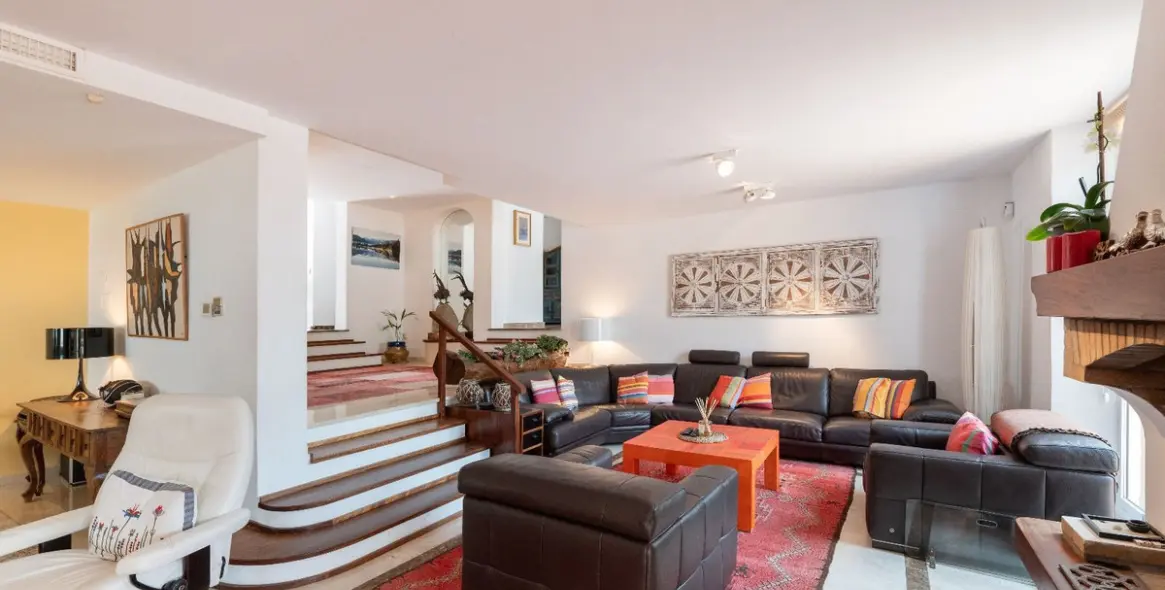 Long-term rent of detached villa in Marbella 30