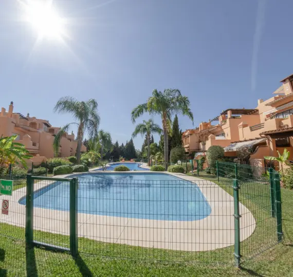 Short-term rent of townhouse in The Golden Mile