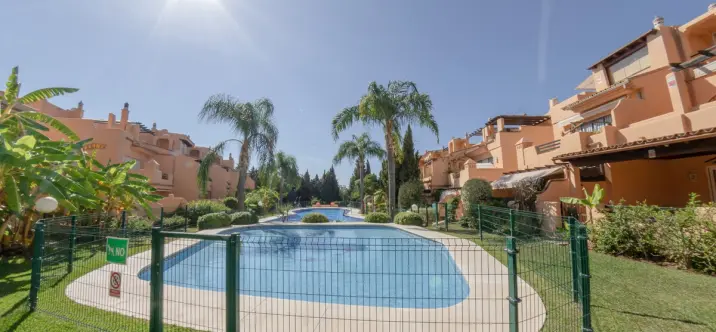 Short-term rent of townhouse in The Golden Mile 1