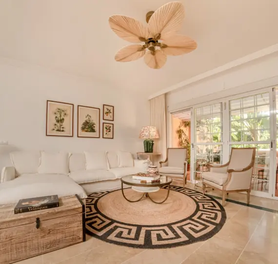 Short-term rent of townhouse in The Golden Mile