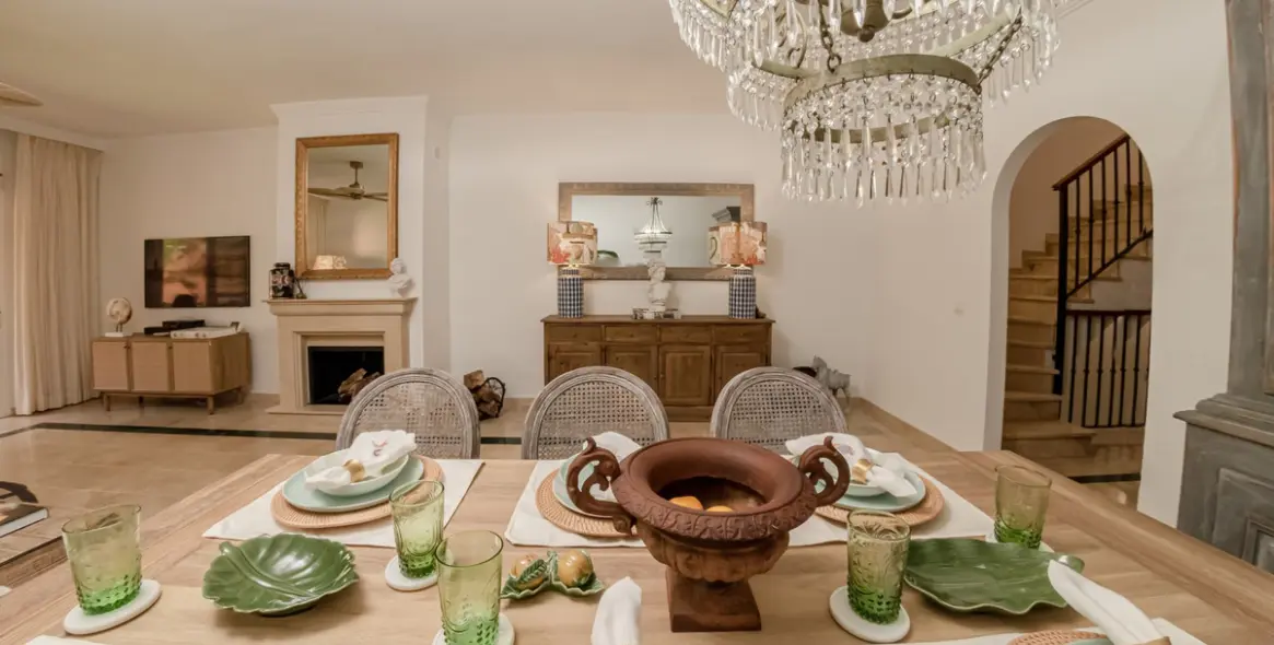 Short-term rent of townhouse in The Golden Mile 13
