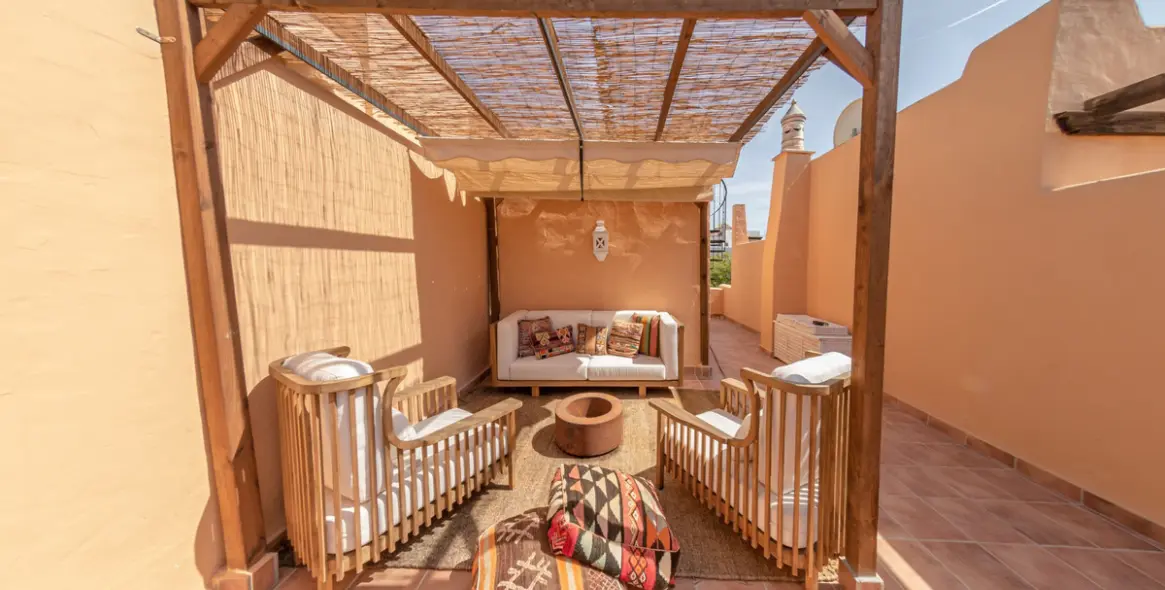 Short-term rent of townhouse in The Golden Mile 34