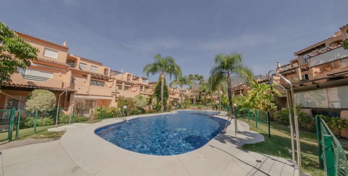 Short-term rent of townhouse in The Golden Mile 42