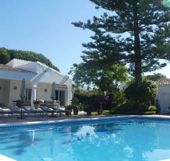 Краткосрочная аренда  отдельно стоящей виллы в Estepona