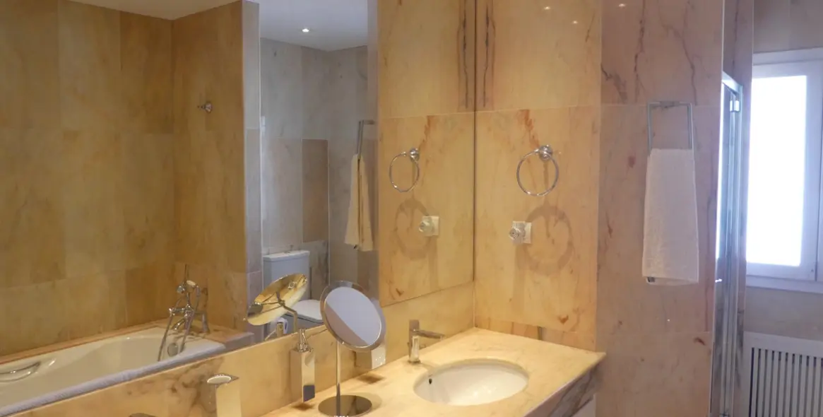 Краткосрочная аренда  отдельно стоящей виллы в Estepona 20