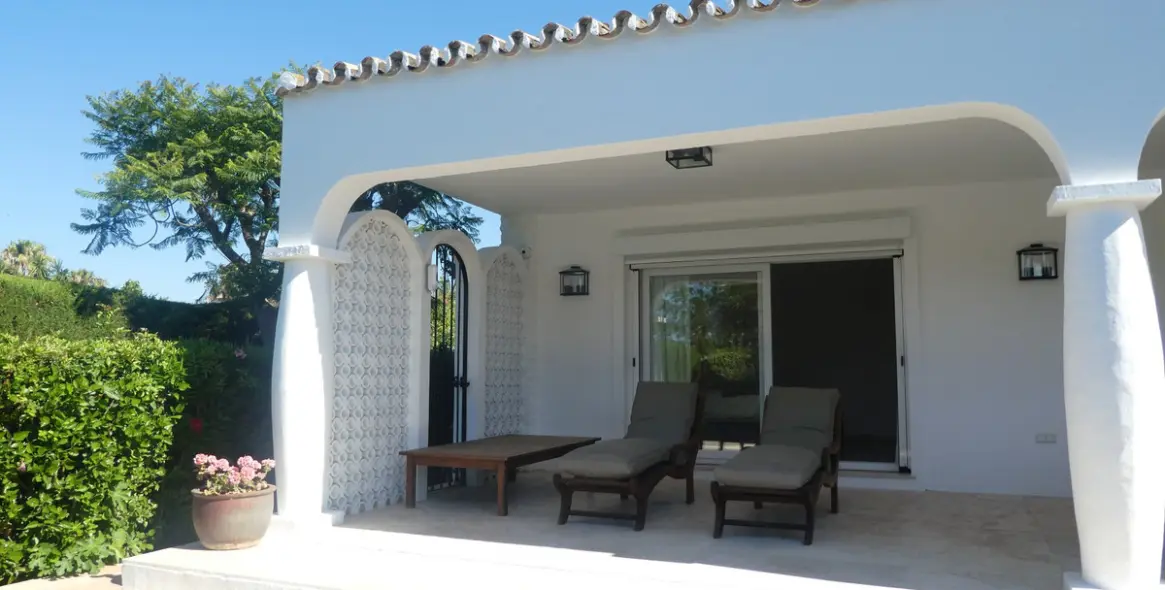 Краткосрочная аренда  отдельно стоящей виллы в Estepona 25