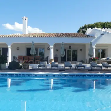Short-term rent of detached villa in Estepona