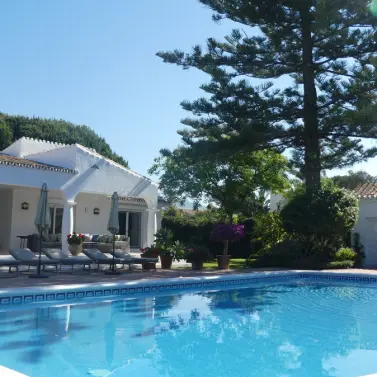 Short-term rent of detached villa in Estepona
