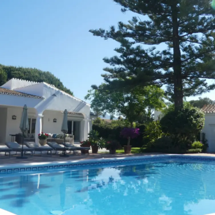 Краткосрочная аренда  отдельно стоящей виллы в Estepona