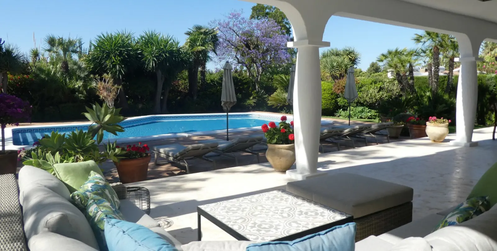 Short-term rent of detached villa in Estepona 4