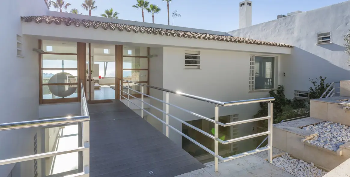 Краткосрочная аренда  отдельно стоящей виллы в The Golden Mile 27