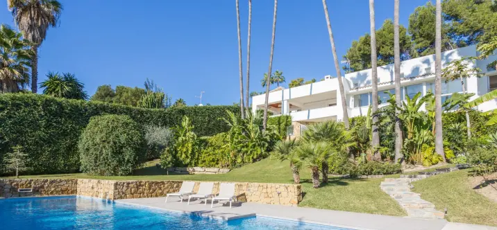 Short-term rent of detached villa in The Golden Mile 0