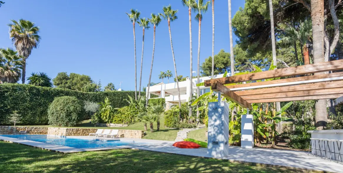 Short-term rent of detached villa in The Golden Mile 2