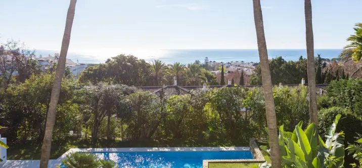 Short-term rent of detached villa in The Golden Mile 3