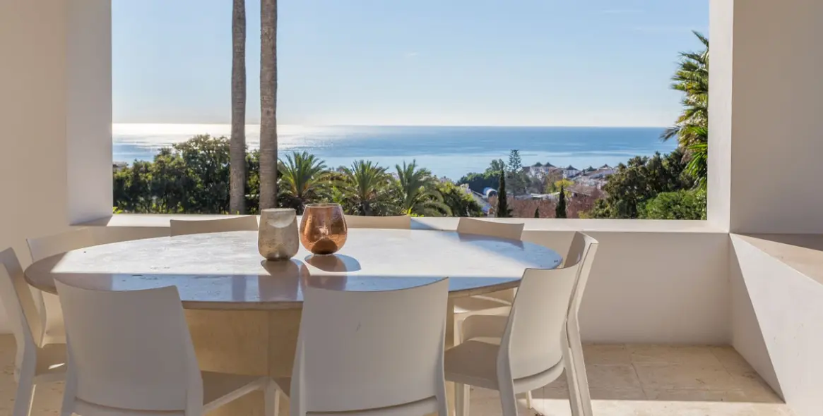 Short-term rent of detached villa in The Golden Mile 12