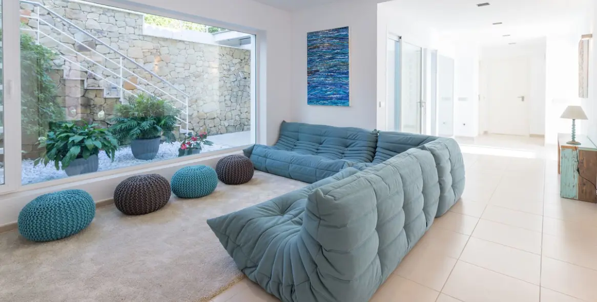 Short-term rent of detached villa in The Golden Mile 20