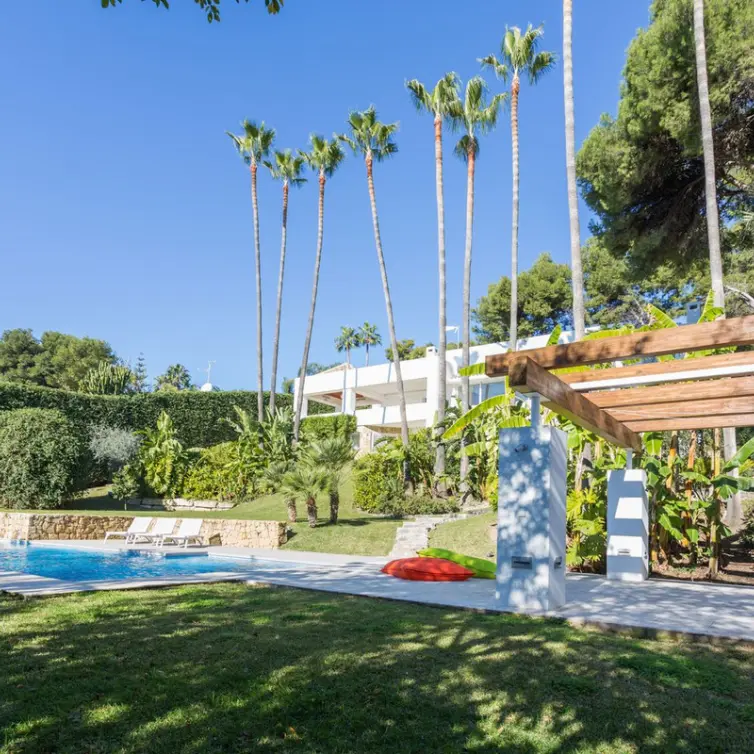 Short-term rent of detached villa in The Golden Mile