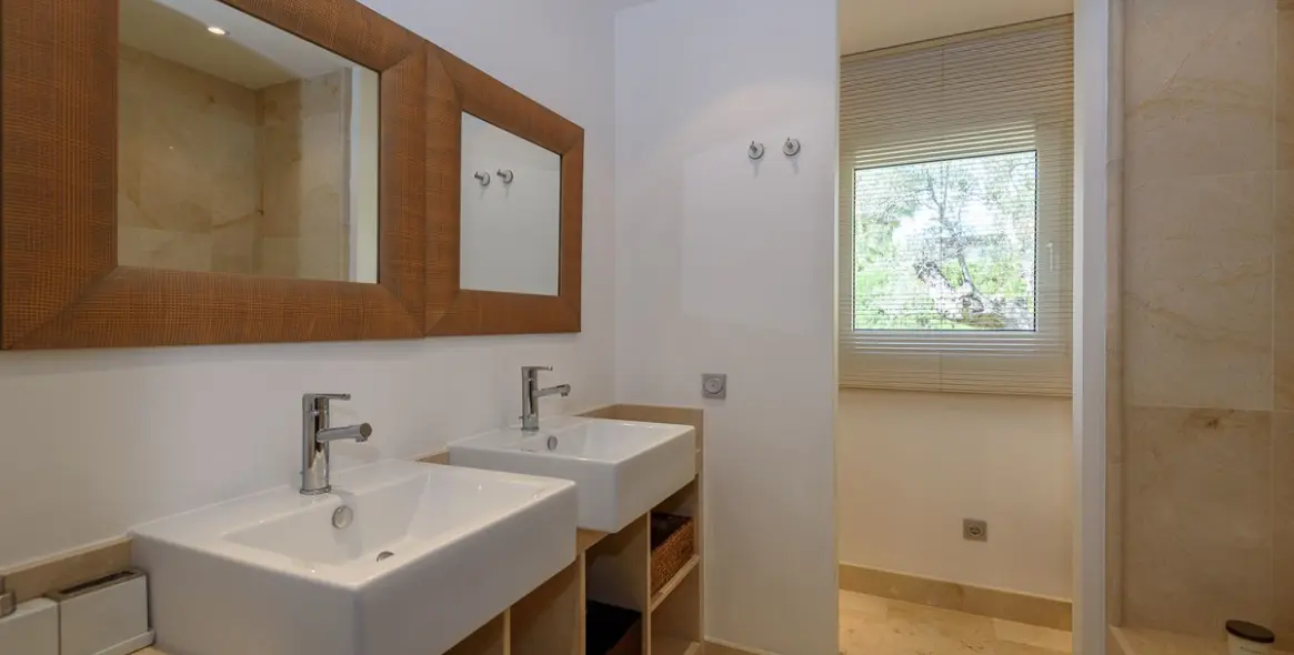 Краткосрочная аренда  отдельно стоящей виллы в Los Monteros 12