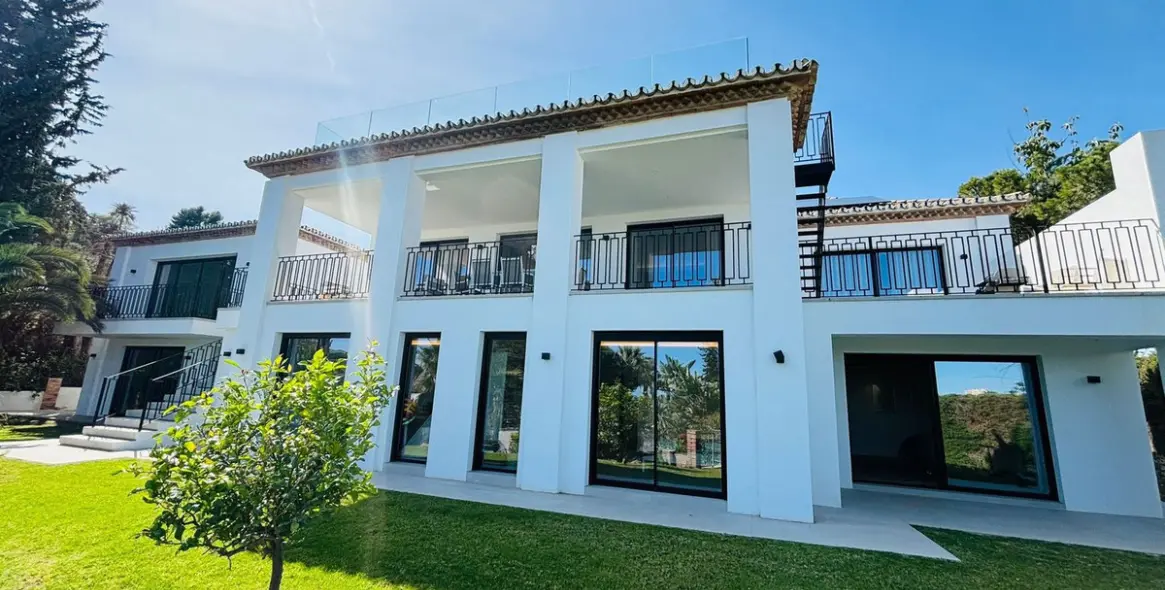 Short-term rent of detached villa in Nueva Andalucía 1