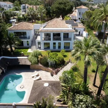 Short-term rent of detached villa in Nueva Andalucía