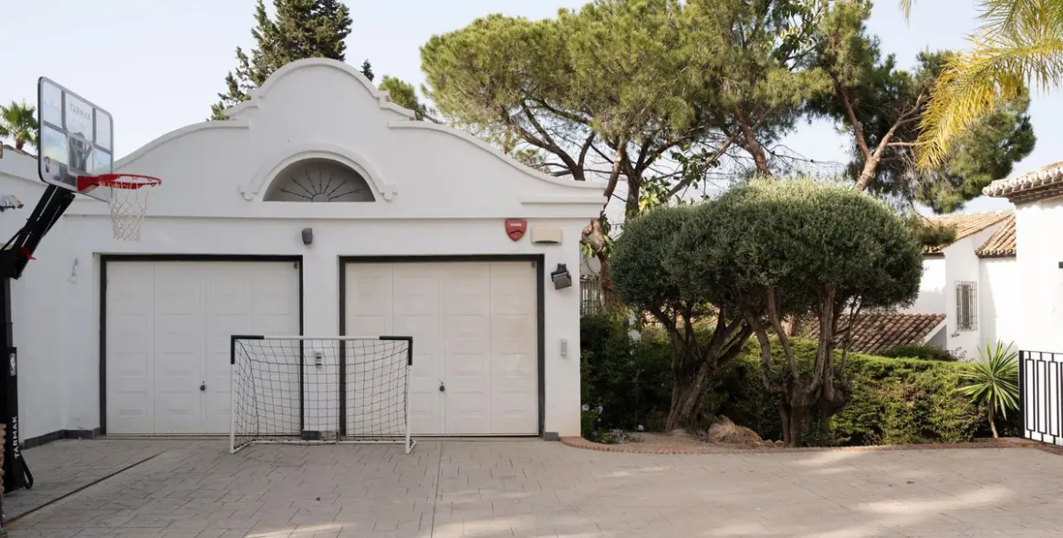 Short-term rent of detached villa in Nueva Andalucía 44