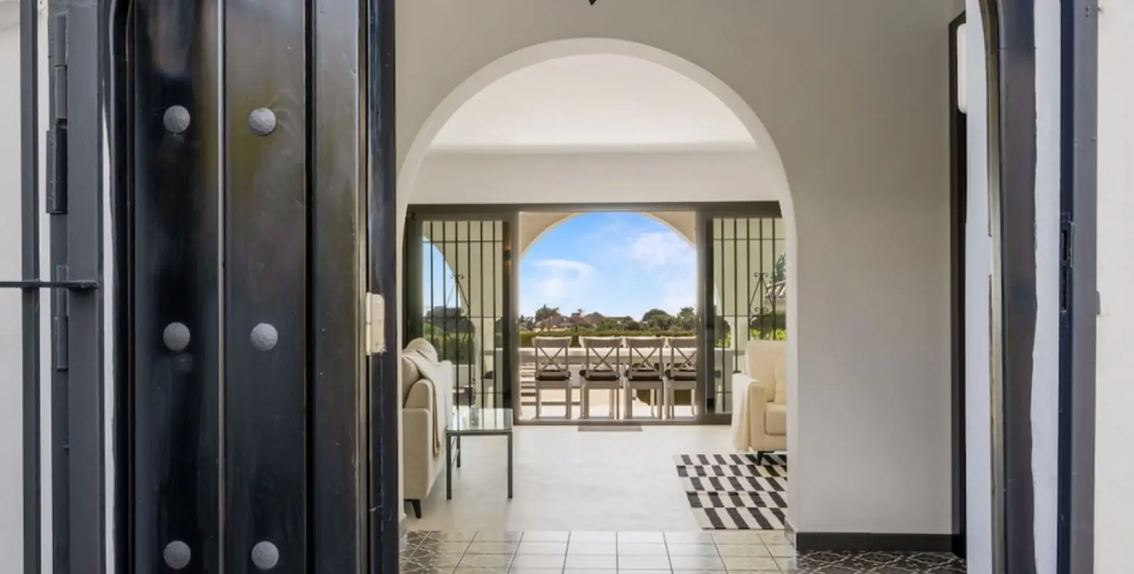 Short-term rent of detached villa in Las Chapas 6
