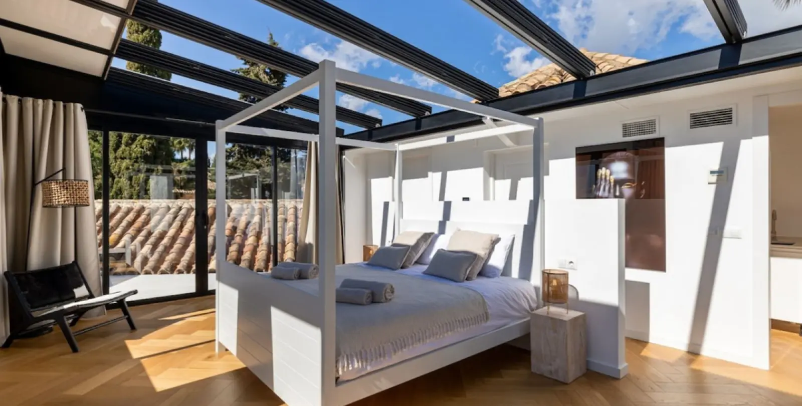 Short-term rent of detached villa in Las Chapas 21