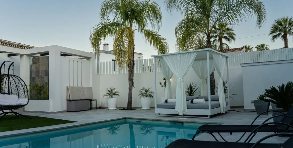 Short-term rent of detached villa in Puerto Banús 2