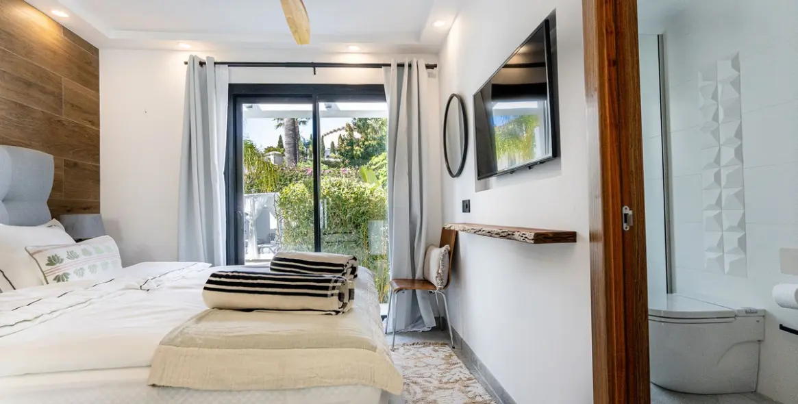 Short-term rent of detached villa in Puerto Banús 13