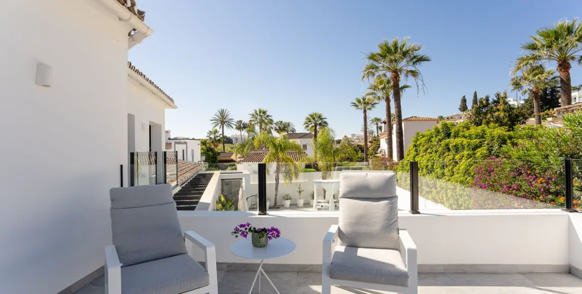 Short-term rent of detached villa in Puerto Banús 18