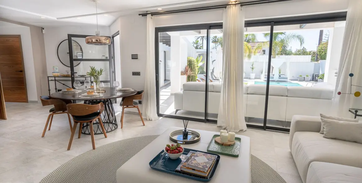 Short-term rent of detached villa in Puerto Banús 63