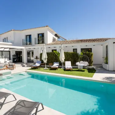 Short-term rent of detached villa in Puerto Banús