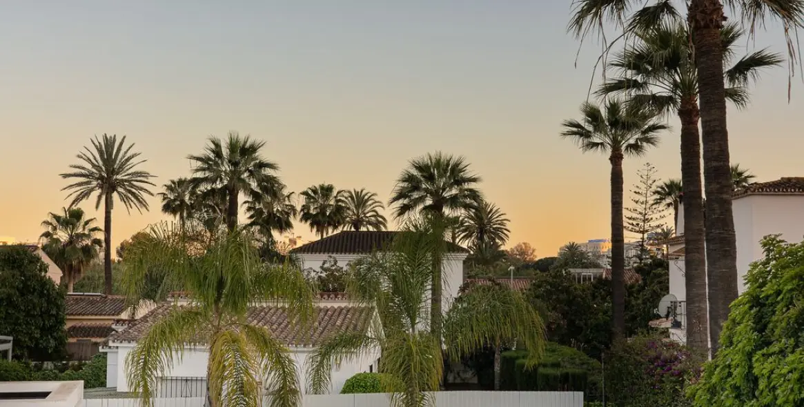 Short-term rent of detached villa in Puerto Banús 3