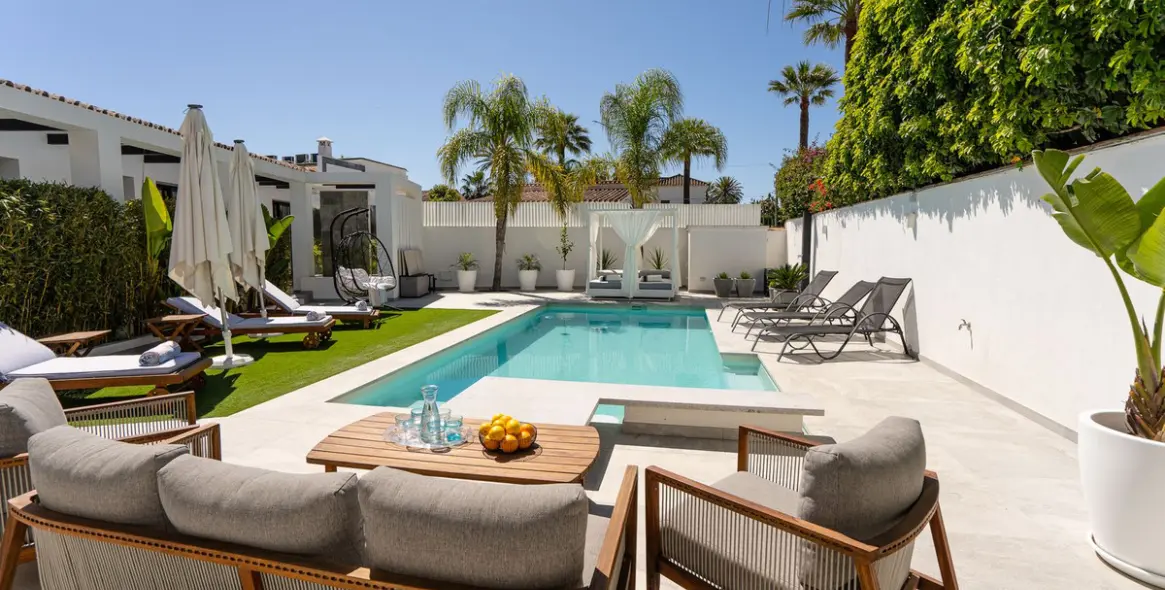 Short-term rent of detached villa in Puerto Banús 41