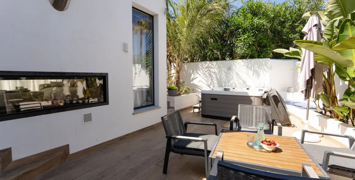 Short-term rent of detached villa in Puerto Banús 46